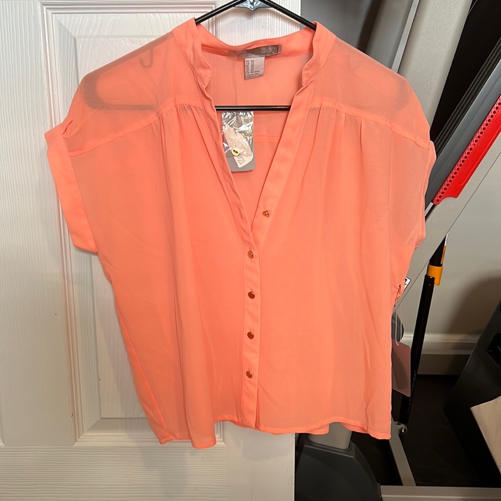 NWT xs  love 21 coral woven shirt with gold buttons